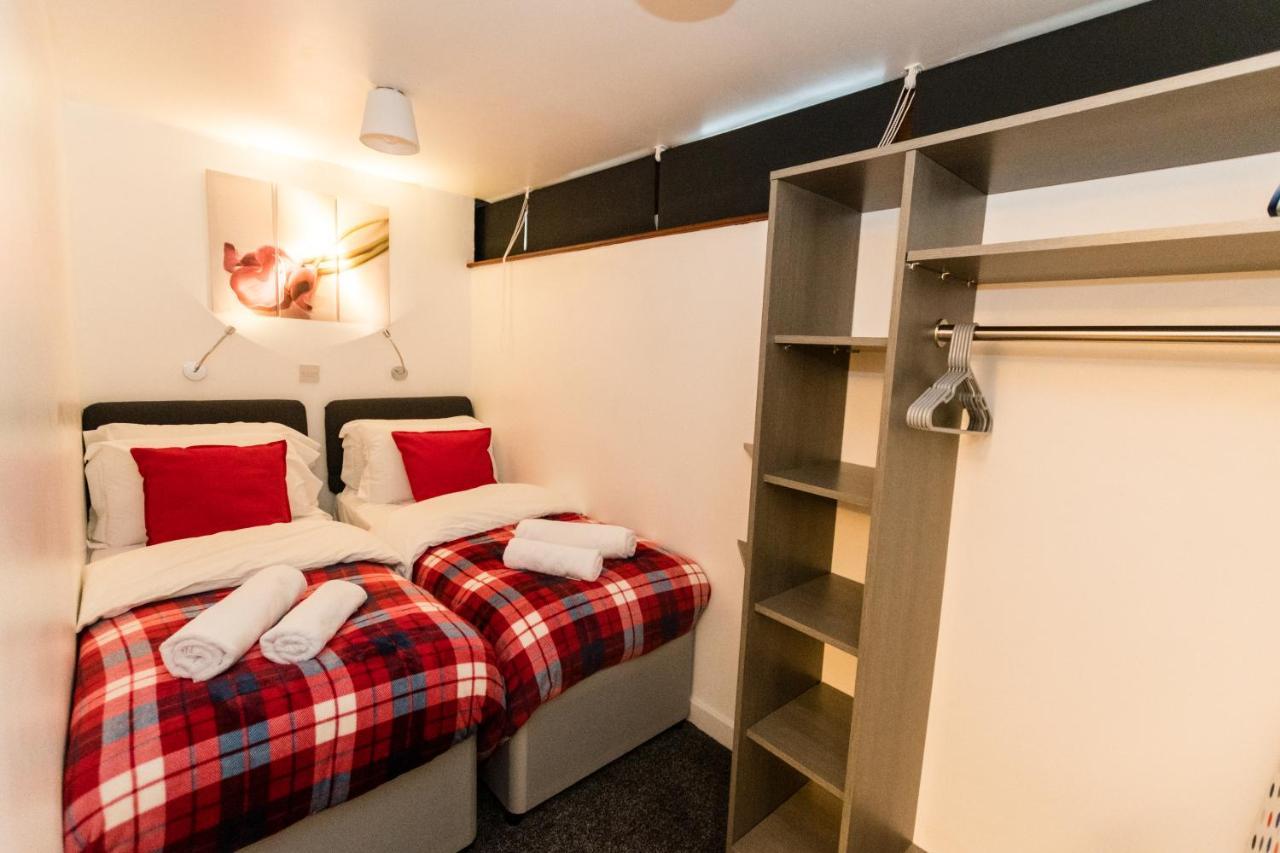 1 Bedroom Newton Apartment L Free Parking L Wigan Royal Infirmary L Haigh Hall L Central Location Екстериор снимка