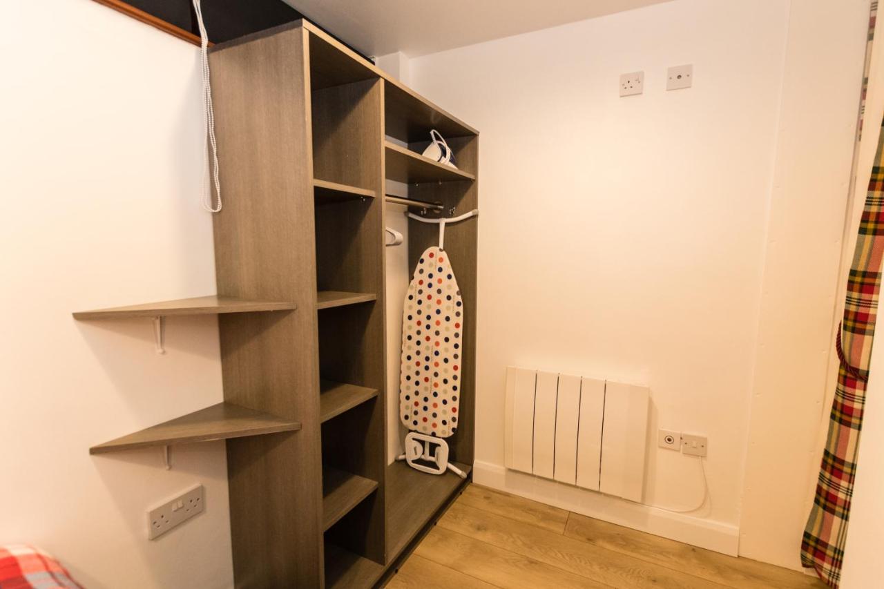 1 Bedroom Newton Apartment L Free Parking L Wigan Royal Infirmary L Haigh Hall L Central Location Екстериор снимка