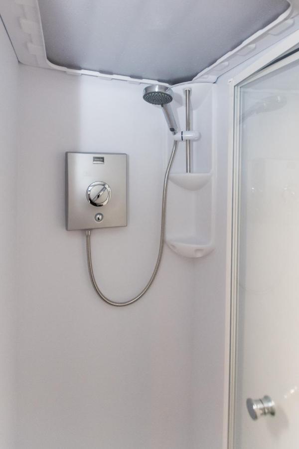 1 Bedroom Newton Apartment L Free Parking L Wigan Royal Infirmary L Haigh Hall L Central Location Екстериор снимка