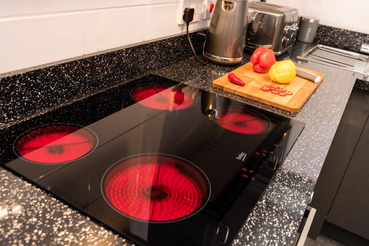 1 Bedroom Newton Apartment L Free Parking L Wigan Royal Infirmary L Haigh Hall L Central Location Екстериор снимка